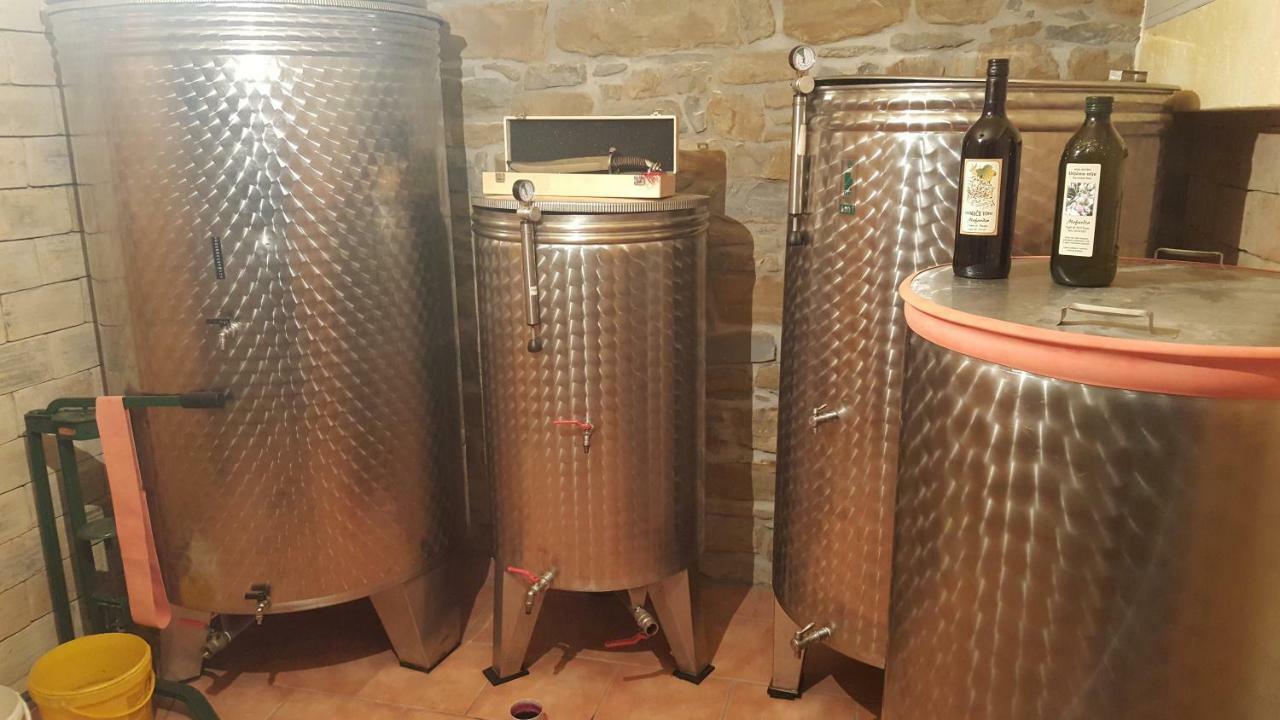 Apartment Wine & Olive Oil Mofardin Koper Exterior foto